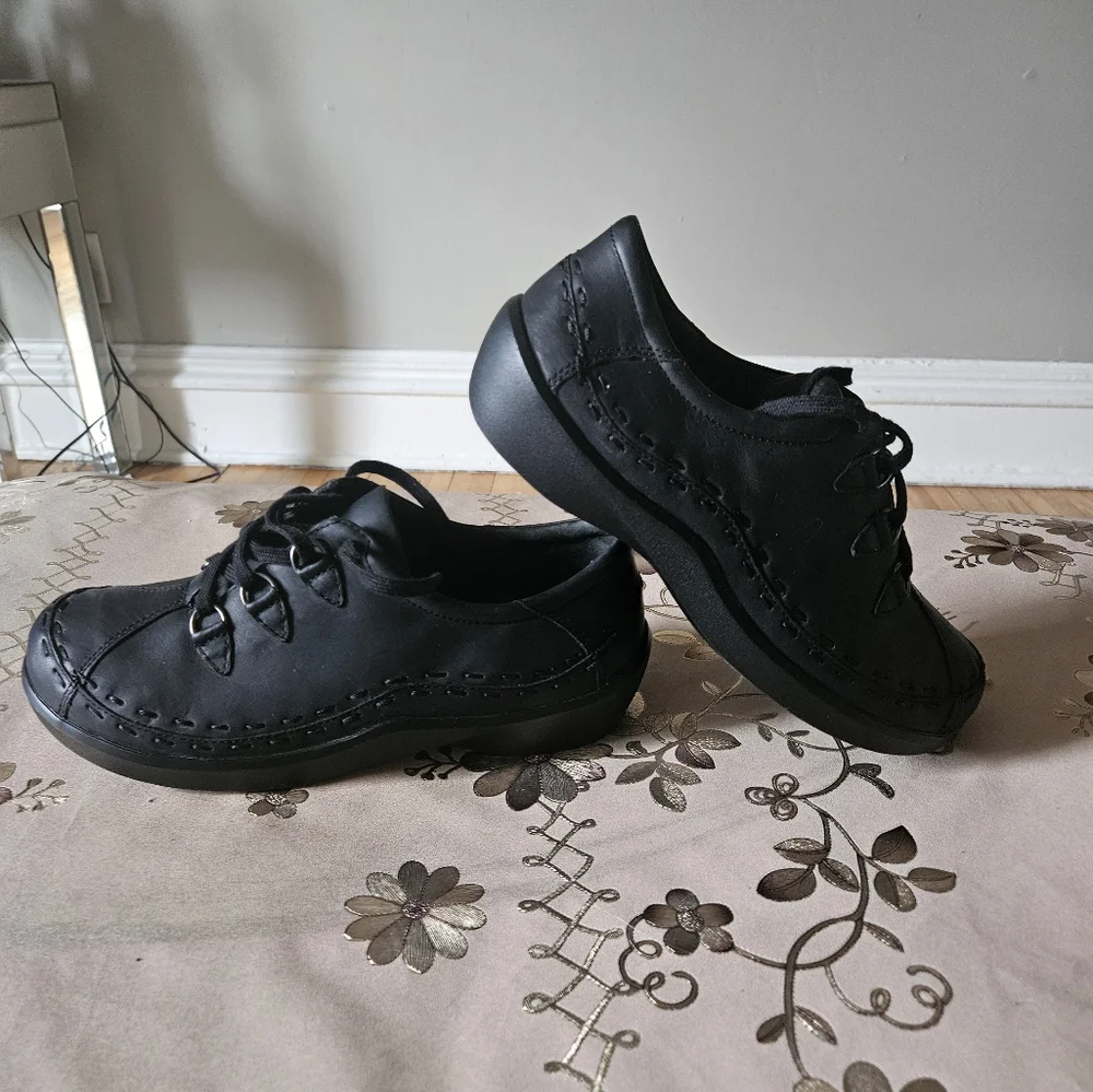 ZIERA WOMENS Allsorts Hiker Shoes - Picture 2 of 5
